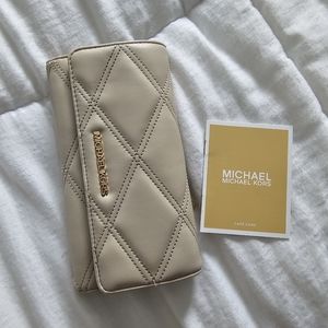 Michael Kors NWT Jet Set Large Vegan Leather Trifold Wallet
